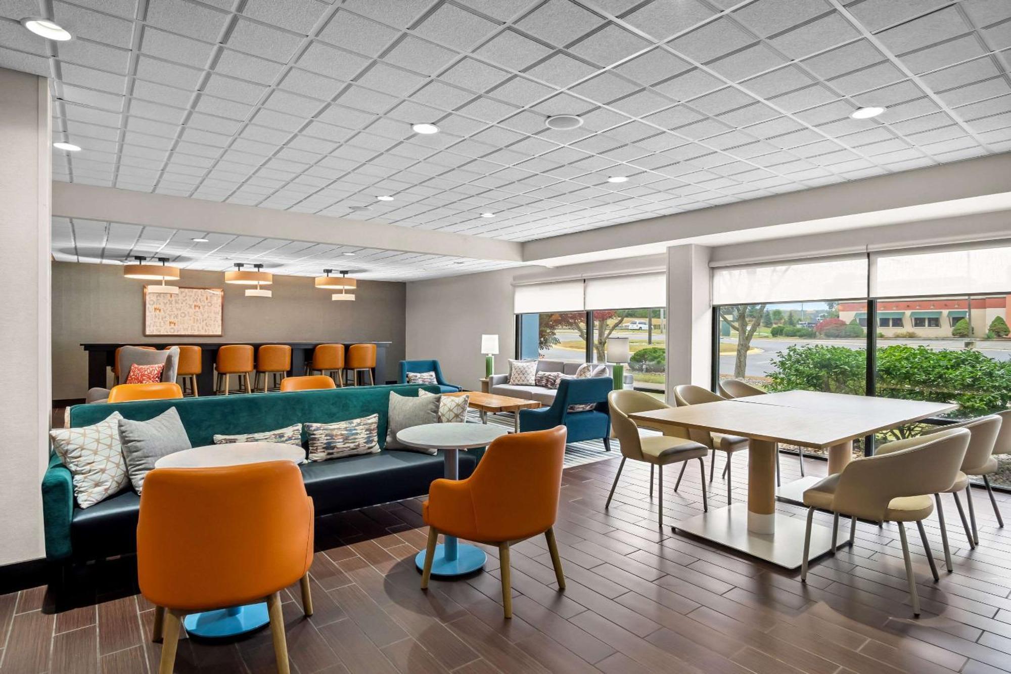 Comfort Inn Cadillac Bagian luar foto