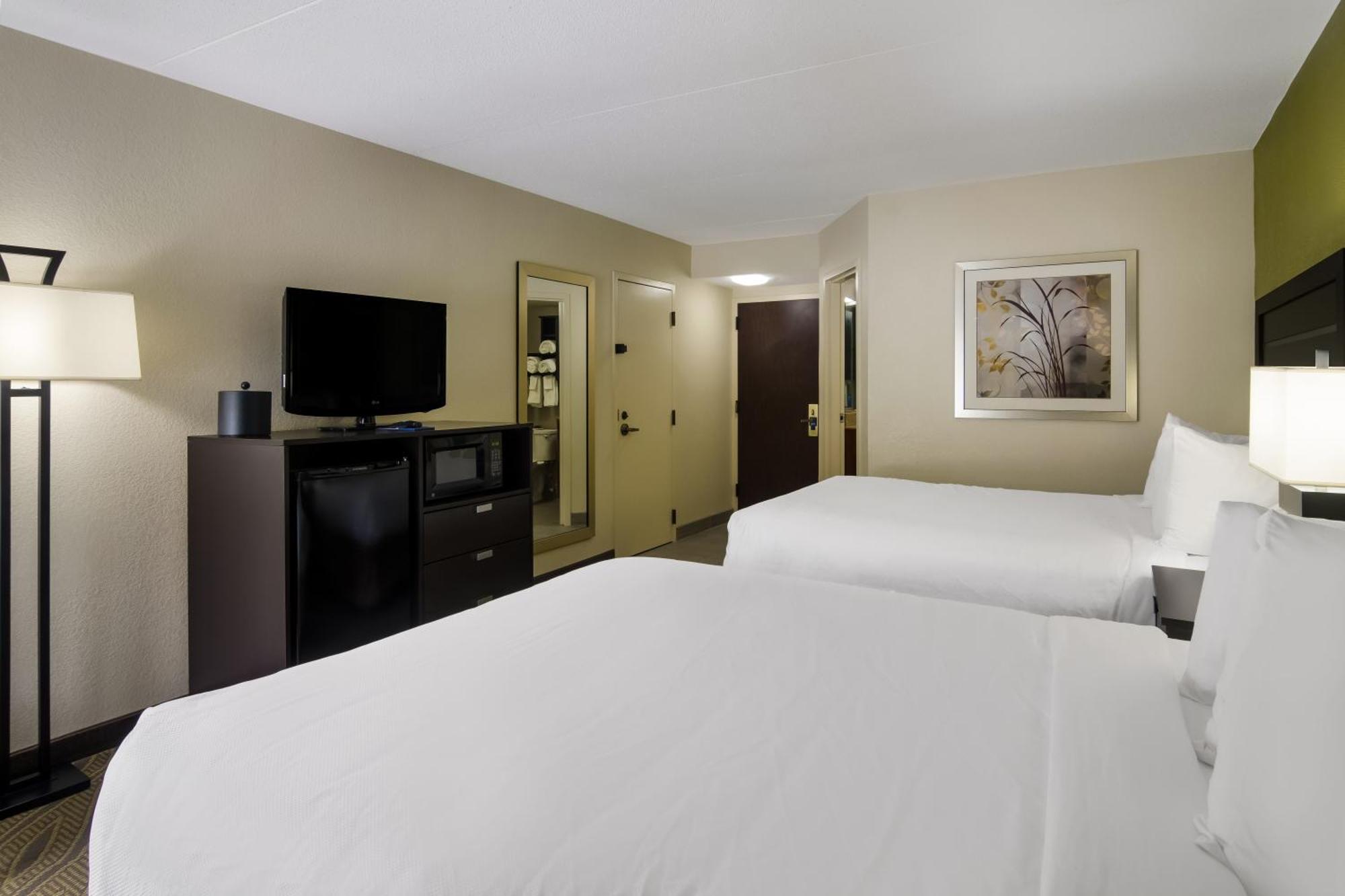 Comfort Inn Cadillac Bagian luar foto