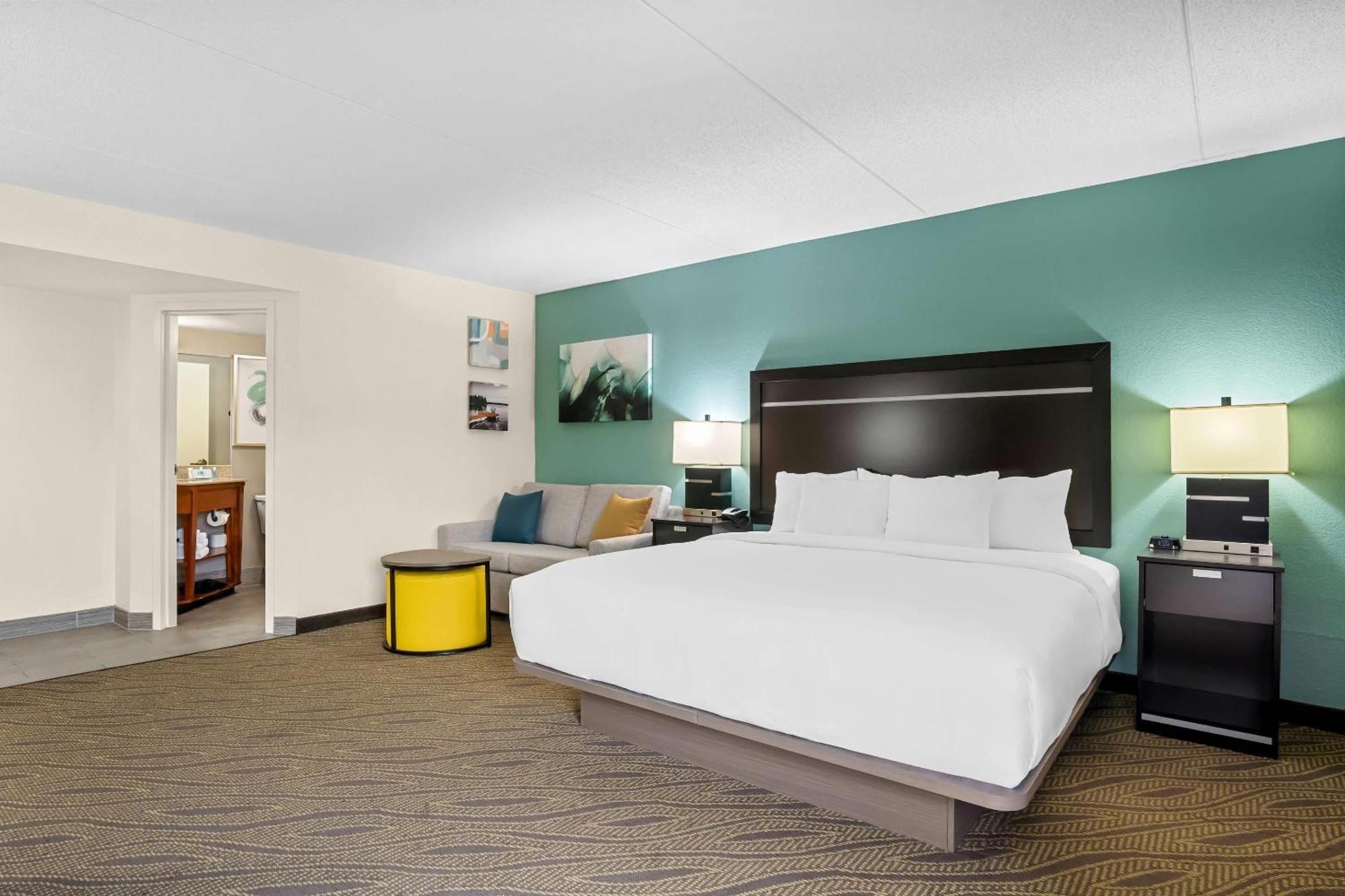 Comfort Inn Cadillac Bagian luar foto