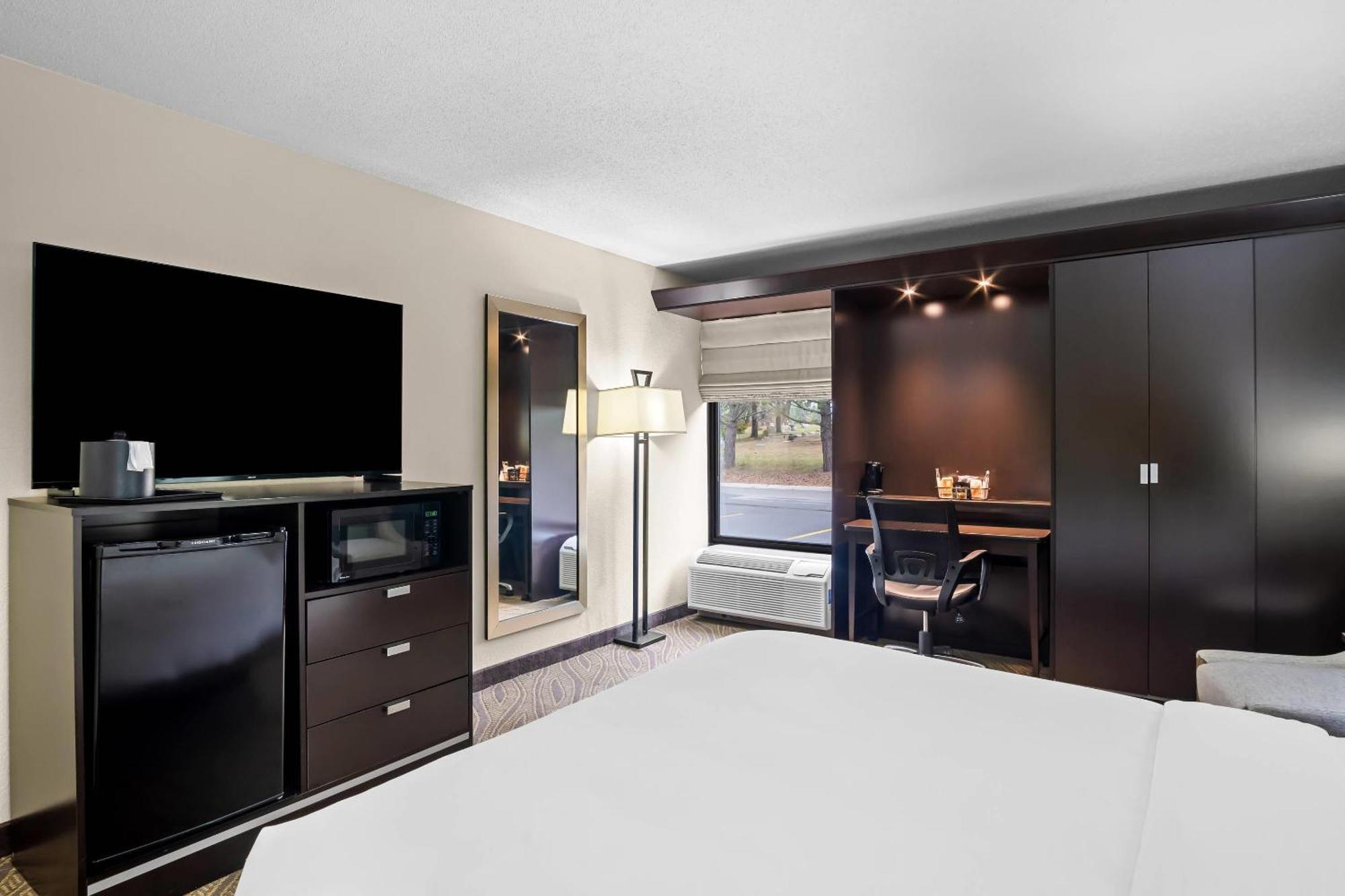 Comfort Inn Cadillac Bagian luar foto