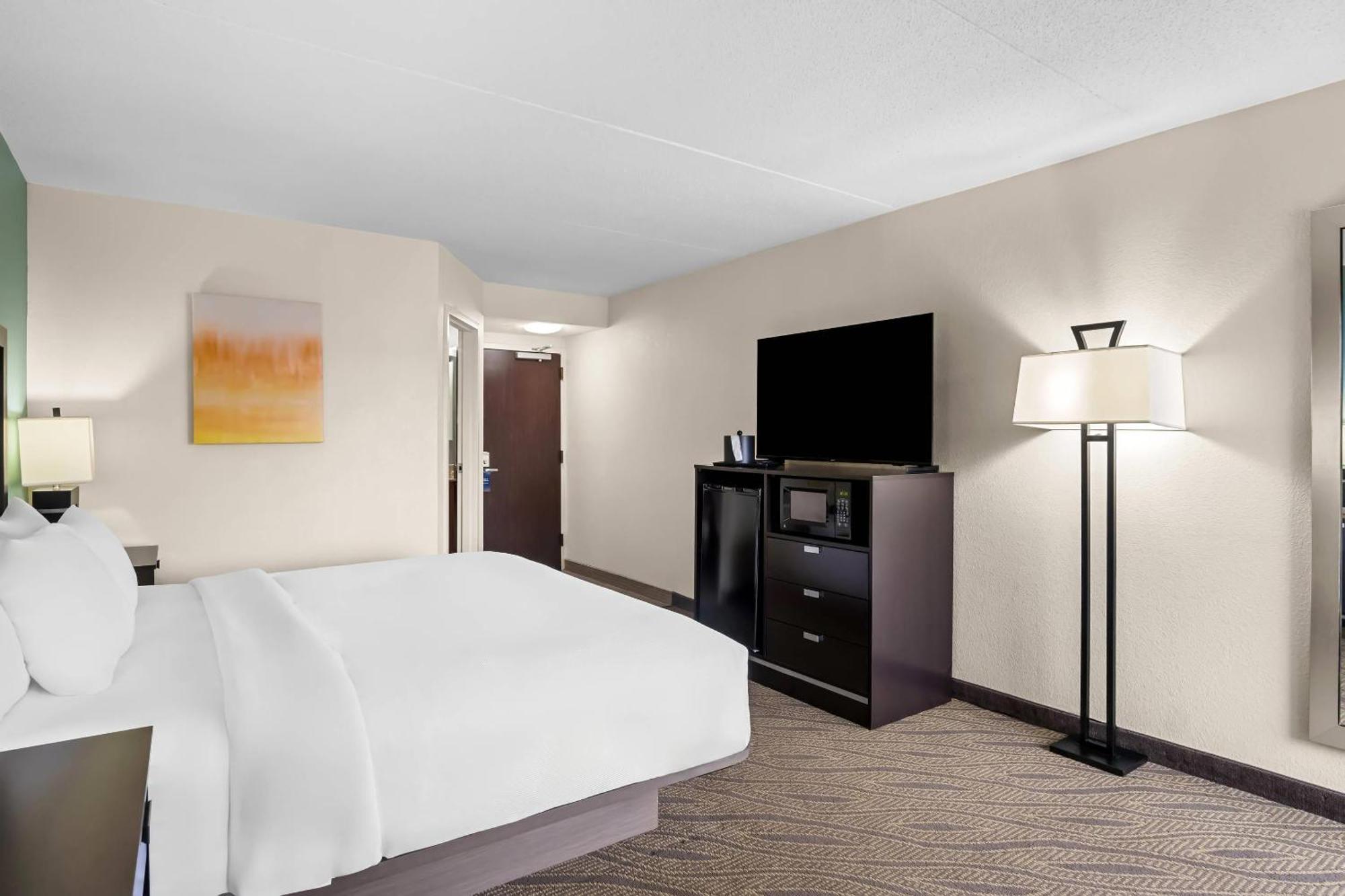 Comfort Inn Cadillac Bagian luar foto