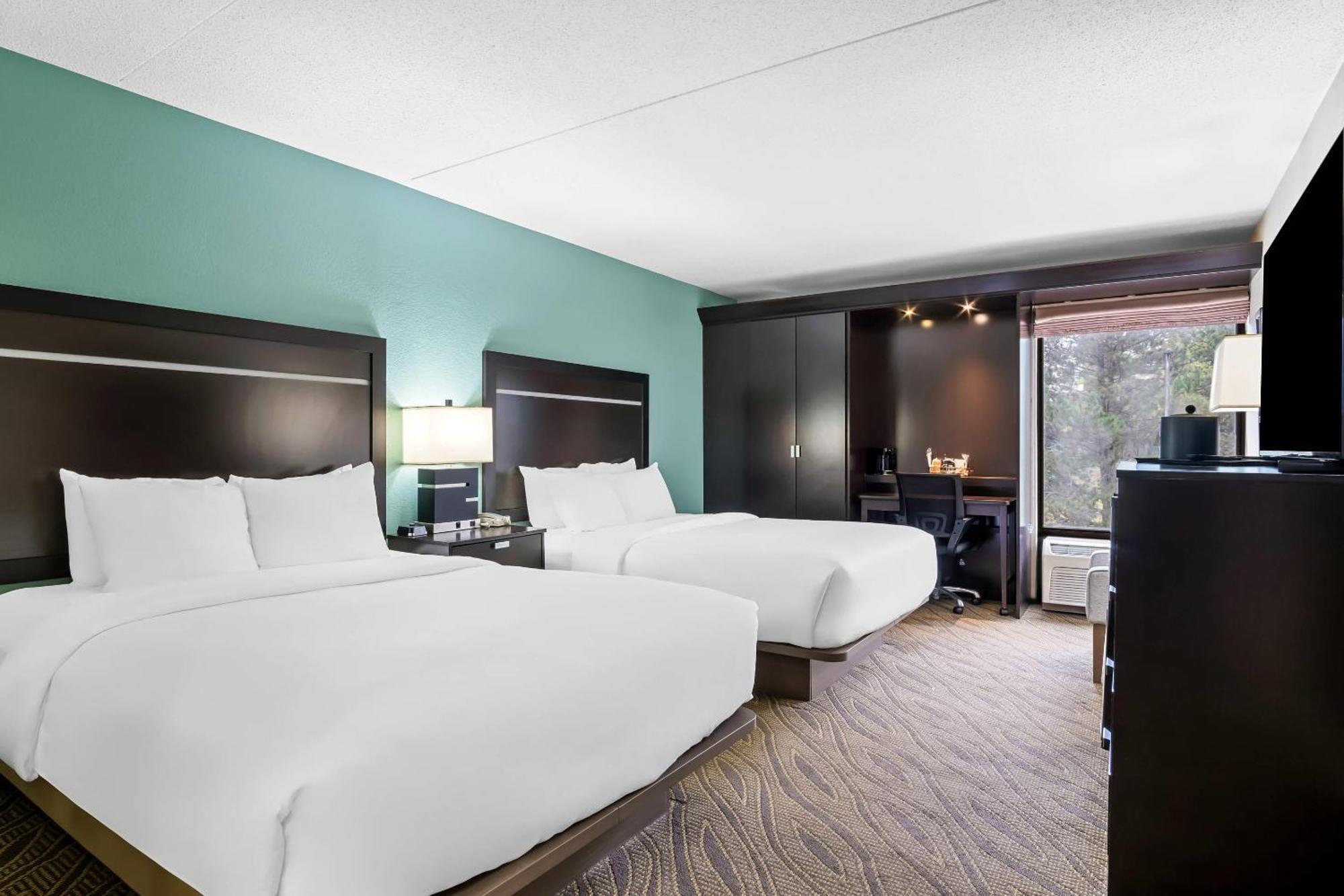 Comfort Inn Cadillac Bagian luar foto