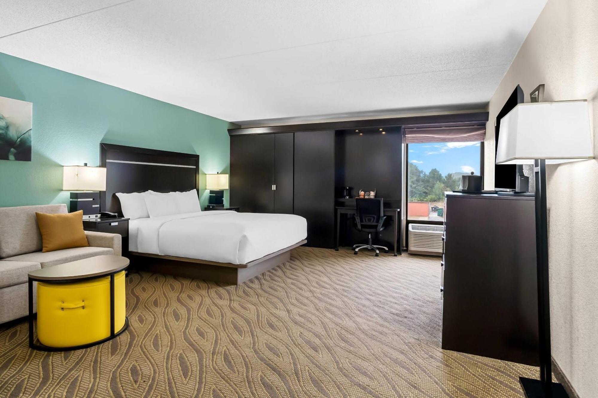 Comfort Inn Cadillac Bagian luar foto