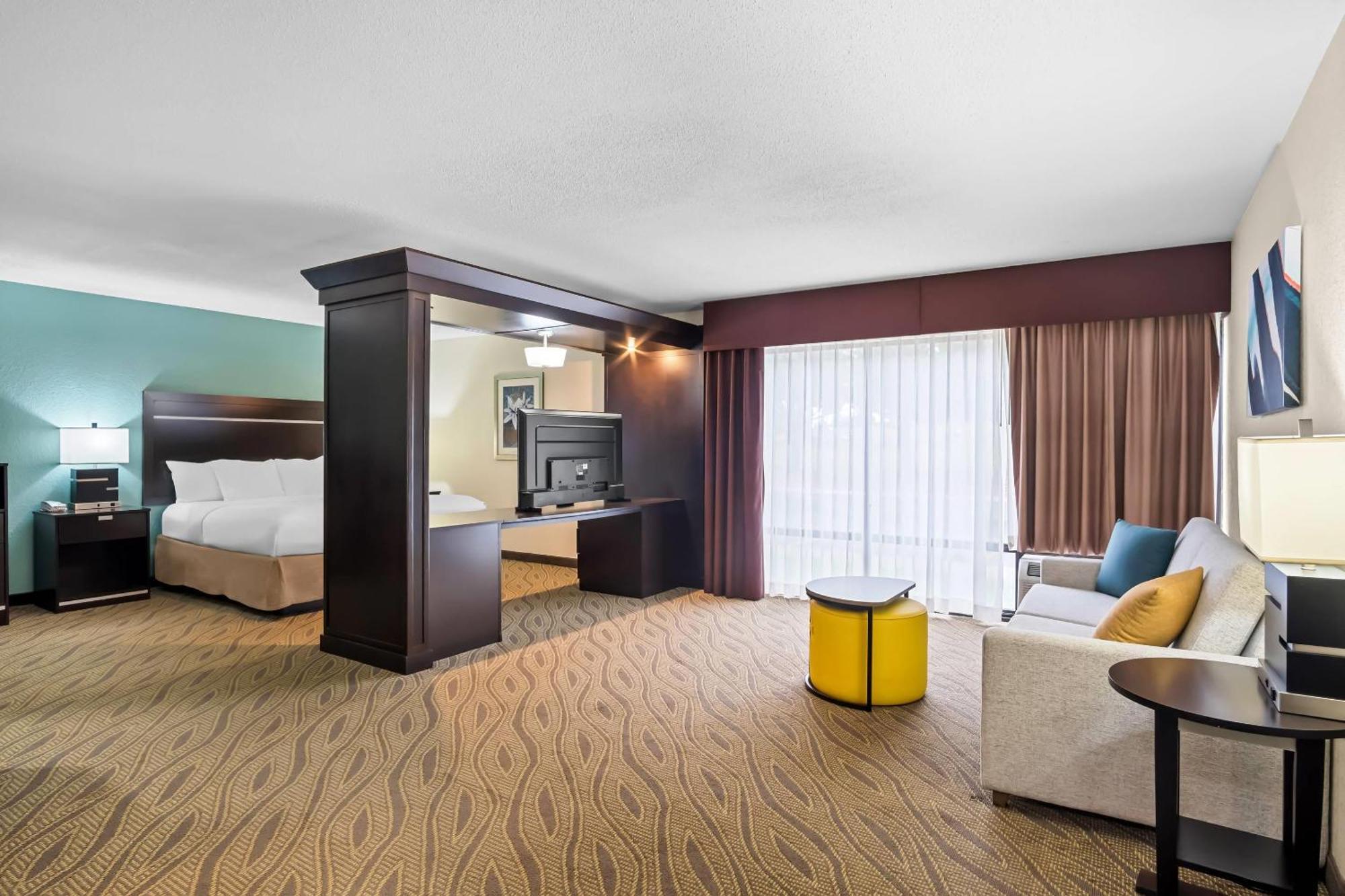 Comfort Inn Cadillac Bagian luar foto
